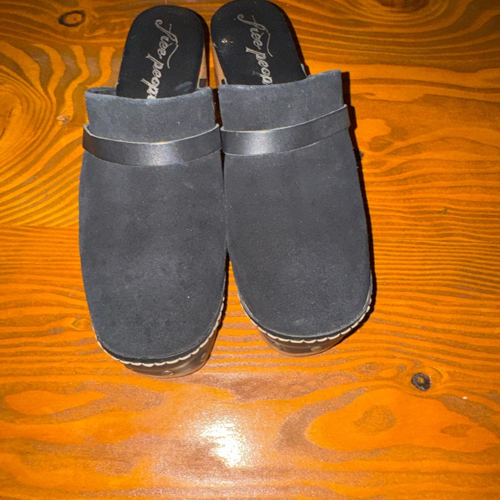 Free People Black Suede Clogs - Picture 4 of 5